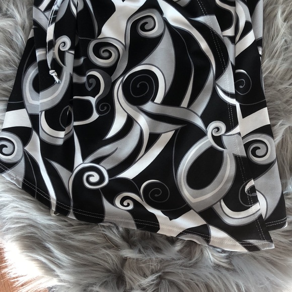 Girls Only Y2K wrap dress with asymmetrical hem and round attached necklace. - Picture 4 of 5